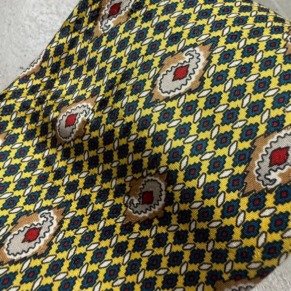 Brioni Tie 100% Silk Satin Made in Italy Geometric Yellow 4" - Picture 2 of 5